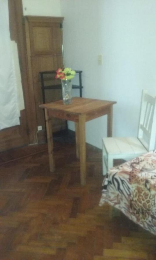 Habitac Indiv Casa De Familia, Flores Буэнос-Айрес Экстерьер фото